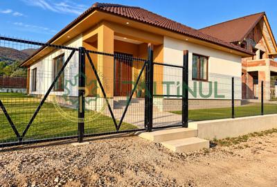 Casa de vanzare Sadu - 2