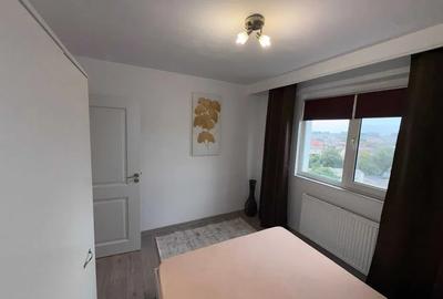 Apartament cu 2 camere decomandat, mobilat în Victoriei