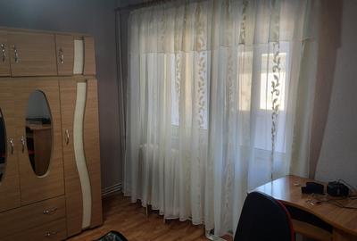 De inchiriat apartament 2 camere, situat etaj 1 in bloc mic, zona Hotel Vrancea. - 4
