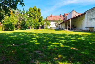 Casă de vânzare cu grădină amenajată (teren 722 m²) - 1