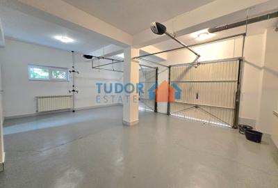 Renovated 6 Bedroom Luxury Villa with Private Garden, Swimming Pool & Sauna - 32