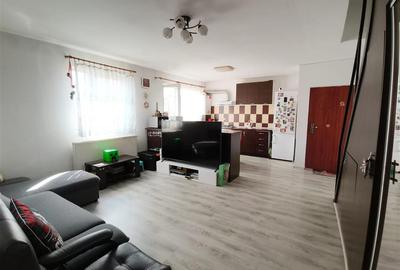 Apartament cu 4 camere semidecomandat, mobilat în Terezian