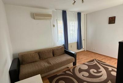 Apartament cu 2 camere decomandat în Titan