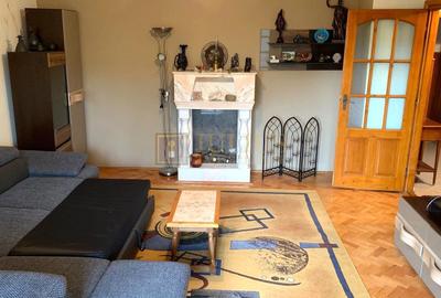 Apartament cu 3 camere decomandat, mobilat în Lunei