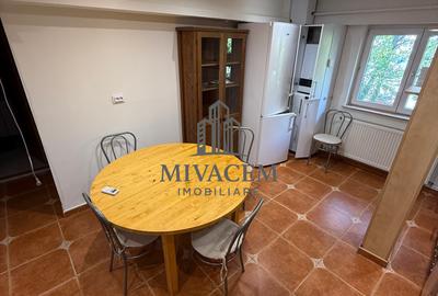 Apartament 3 camere decomandate Calea Bucuresti-Electroputere, Etaj 1/4 - 1