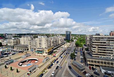 Apartament cu 3 camere decomandat în Central