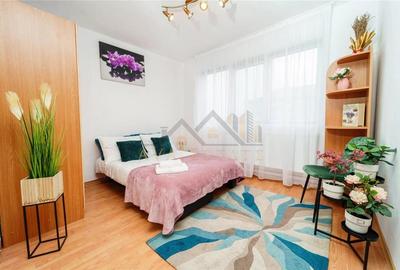 Apartament cu 3 camere semidecomandat, mobilat în Cetății