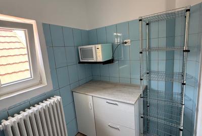 Mansarda in vila P+1E+M, proaspat zugravit, mobilier nou, caldura si apa incluse - 12