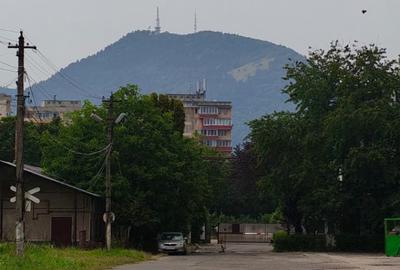 Hala industriala cu curte betonata si acces usor la ocolitoare - 1