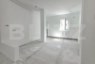 Apartament cu 3 camere semidecomandat în Câmpia Turzii