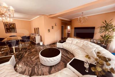 Casă individuală cu 7 camere decomandat în Lăpuș