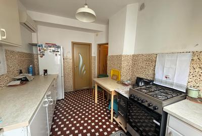 Apartament in vila - Casa interbelica - retrasa de la strada - 8