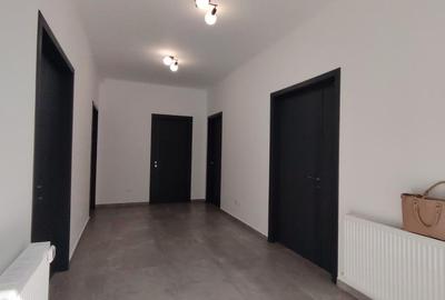 Casă cu 5 camere în Unirii