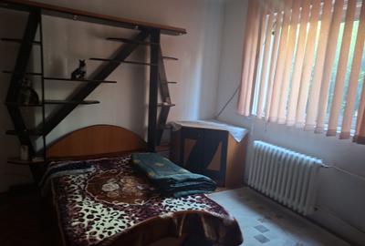 Casă tip duplex D+P+1E+M de vânzare – Ploiesti, Strada Granitului - 12