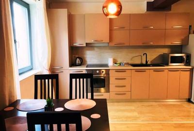 Apartament cu 2 camere decomandat, mobilat în Centrul Civic