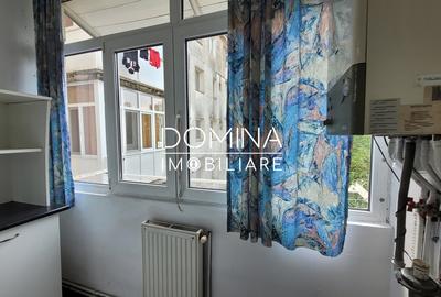 Vânzare apartament 3 camere, mobilat și utilat, zona 9 Mai, strada Olari - 7