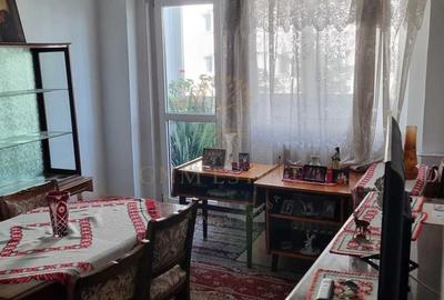 Apartament cu 4 camere semidecomandat în Lacul Tei