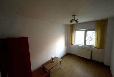 DE VANZARE-APARTAMET 3 CAMERE-DACIA - 3
