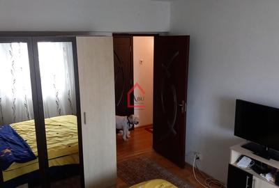 Apartament cu 3 camere, Decomandat, Zona Pacurari - 19