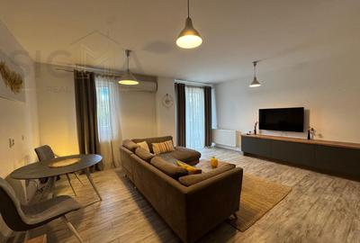 Apartament cu 2 camere semidecomandat, mobilat în Mărăști