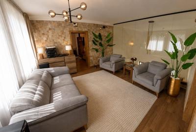 VILĂ INDIVIDUALĂ DE EXCEPȚIE   ·  365.000 € - 12