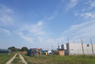 Vanzare teren Sabareni, 613-648 mp, acces servitute, constructii - 1