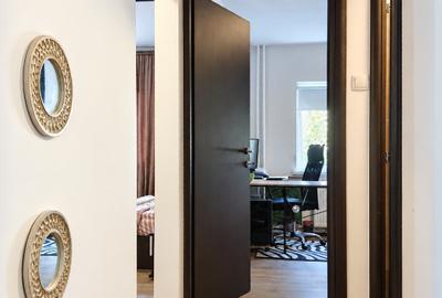 Apartament cu 3 camere decomandat, mobilat în Torontalului