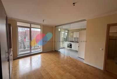 Apartament cu 2 camere semidecomandat în Borhanci