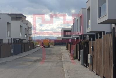 Vanzare  teren 800mp cu PUZ aprobat utilitati trase si asfalt - 4