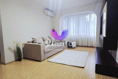Apartament cu 3 camere semidecomandat, mobilat în Central
