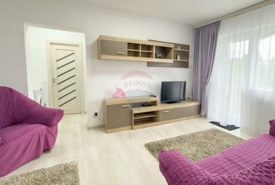Apartament cu 3 camere semidecomandat, mobilat în Sud
