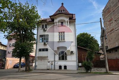 Casă individuală cu 6 camere în Gara de Nord