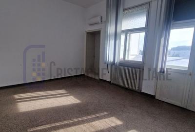 Birou, de 25 mp, în Amzei