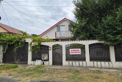 Casă cu 5 camere în Poiana