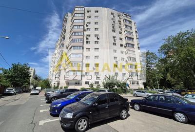Apartament cu 2 camere decomandat în Titan