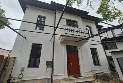 Vila cu multiple spatii cazare, curte libera, Foisorul de Foc - 2