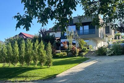 Casă individuală cu 5 camere în Nicolina