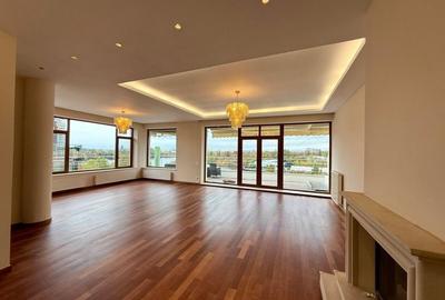 Apartament cu 4 camere decomandat în Barbu Văcărescu