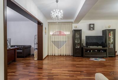Vilă renovată P+1+M  | Foișor vitrat, grădină și jacuzzi - 20