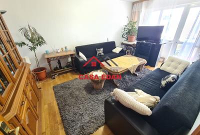 Apartament cu 3 camere decomandat în Câmpina