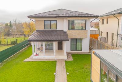Casă cu 5 camere în Corbeanca