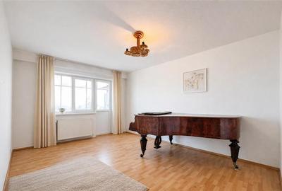 Apartament cu 3 camere decomandat, mobilat în Ciucului