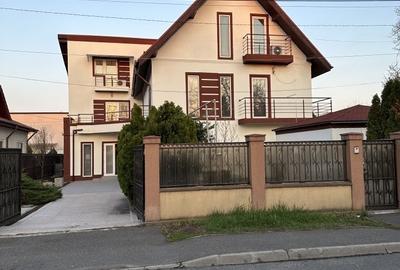 Casă cu 5 camere în Central