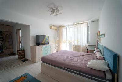 Apartament cu 2 camere semidecomandat, mobilat în Central