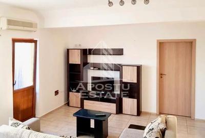 Apartament cu 3 camere semidecomandat, mobilat în Intim