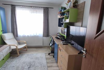Apartament 3 camere decomandat,2 gr.sanitare,2 balcoane,145000 Euro - 3
