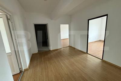 Birou, de 132.00 mp, în Nord-Est