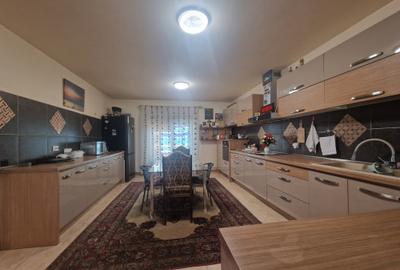 Valu lui Traian- Vila P+1, 4 camere, garaj, terasa, teren 716mp-260.000e neg - 42