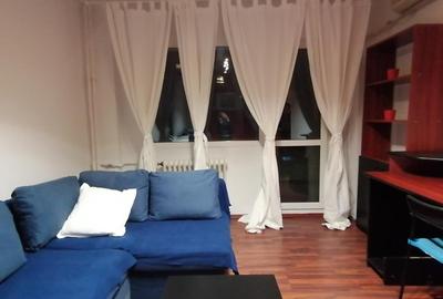 Apartament cu 3 camere semidecomandat, mobilat în Lujerului