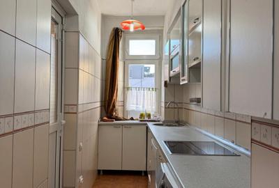 Apartament la casa, cu 3 camere, semidecomandat, zona centrala, str. Sitei - 11